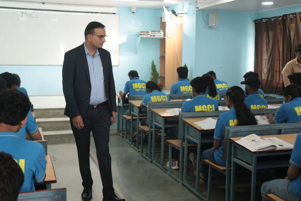 Mr. Mukesh jat sir MGCI Indore | MGCI facilities neet jee